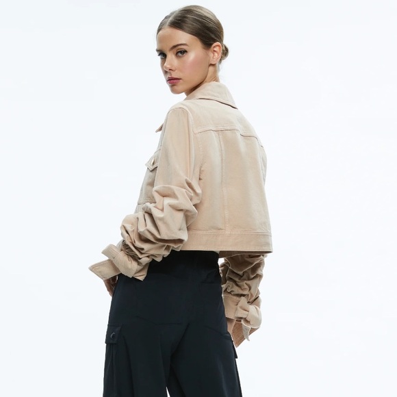 🎀ALICE + OLIVIA TIFF DENIM JACKET WITH BOW SLEEVE🎀 - Picture 2 of 10